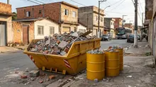 Entulho de reforma pequena, restos de banheiro